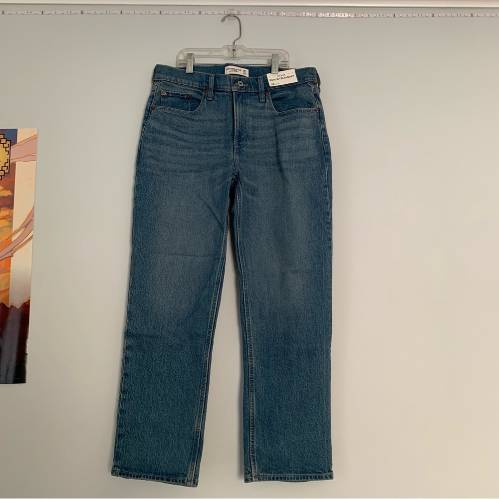 Abercrombie & Fitch Women’s Mid-Rise 90’s Straight Jean Medium Wash (28 Short)